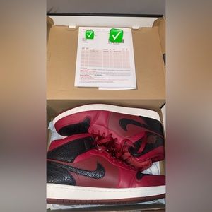 Jordan 1 Retro Mid Team Black